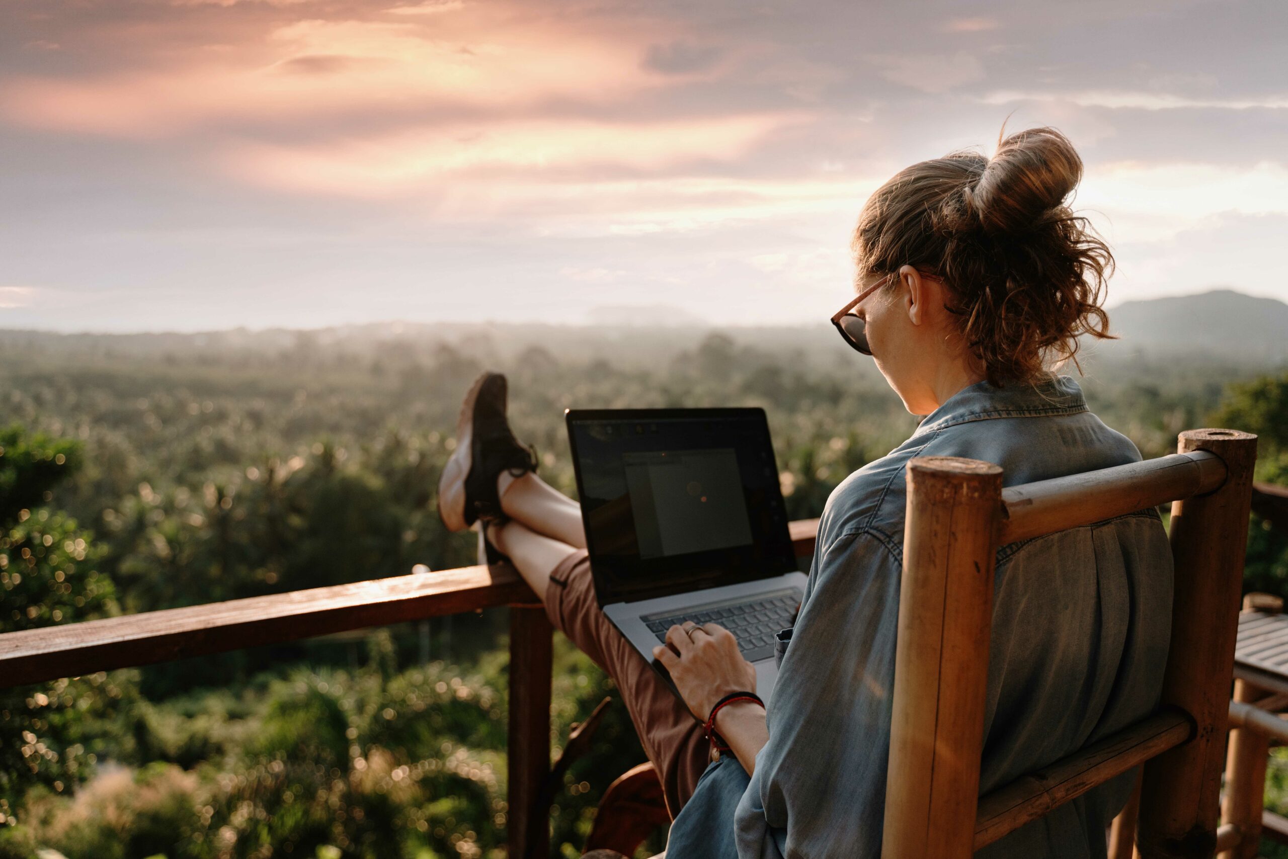 How to manage work-life balance when working remotely